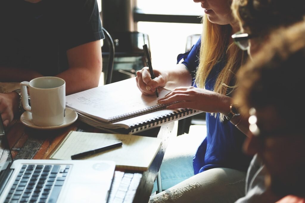 Crafting Your Personal Brand: A Guide for Executives in a Competitive Market